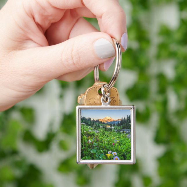 Flowers | Mount Rainier National Park Keychain (Hand)