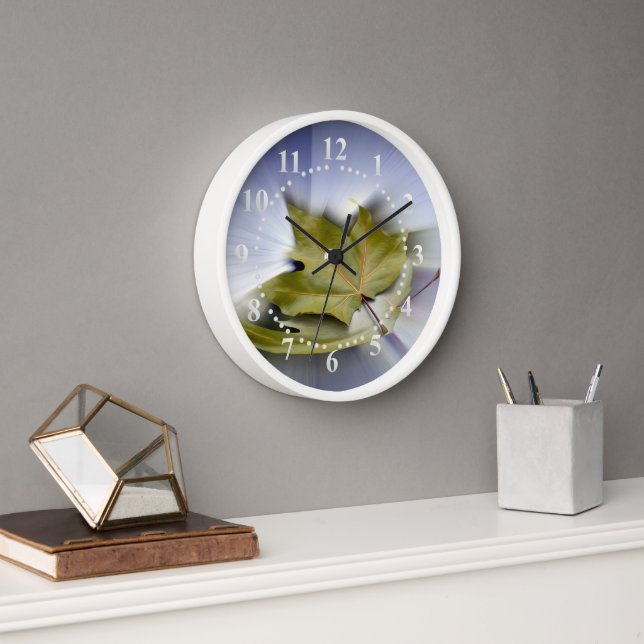Flying maple leaves clock (Office)