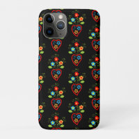 Folk portuguese blooming heart pattern