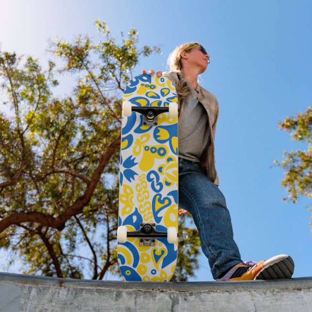 Folklore pattern with Ukrainian flag colours   Skateboard (Outdoor 1)