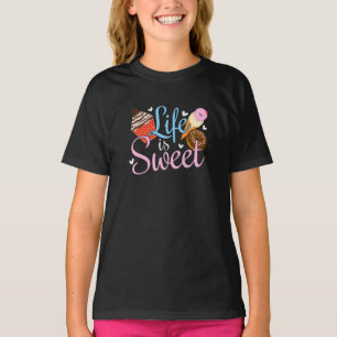 Foodie Life is Sweet Baking Quote - Cupcake Art T-Shirt