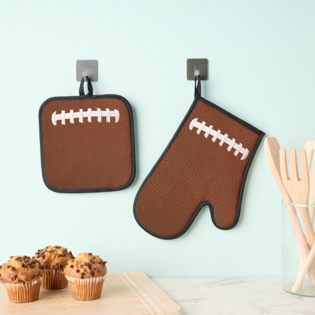 Football Design  Oven Mitt & Pot Holder Set (Insitu(Hanging))