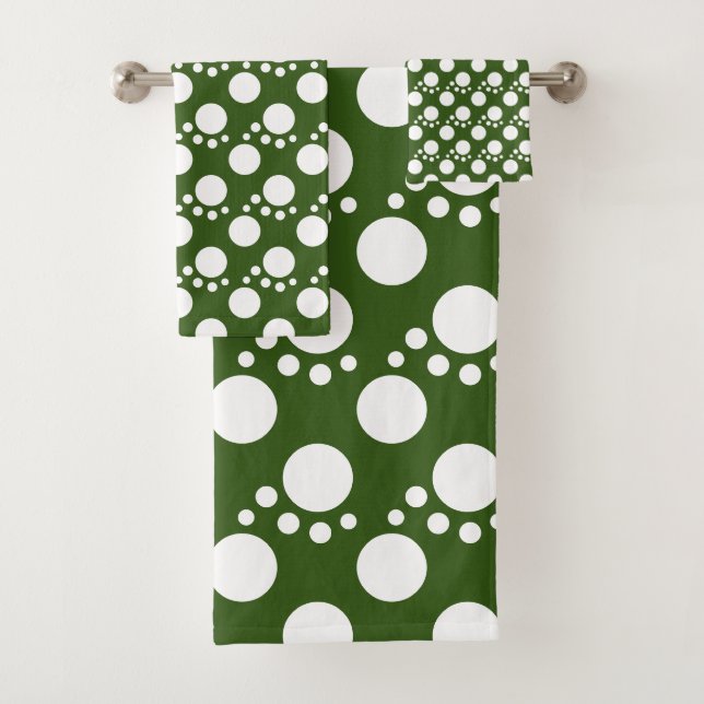 Forest Green: Modern Dots in White Bath Towel Set (Insitu)