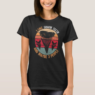 Fossil Tooth Collector & Shark Teeth Enthusiast T-Shirt