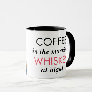 Fou au sujet de la tasse de café de lune