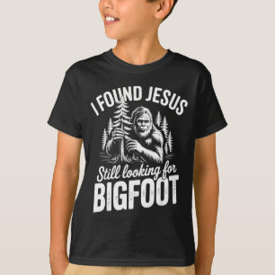 Found jesus looking bigfoot funny summer men women T-Shirt