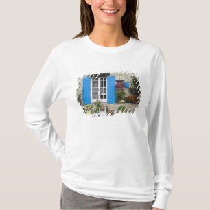 France, Provence, Saint-LÈger-du-Ventoux. T-Shirt