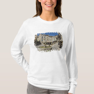 France, Provence, Valensole. Tourists explore T-Shirt