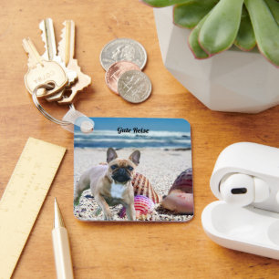 Französische Bulldogge am Strand Keychain