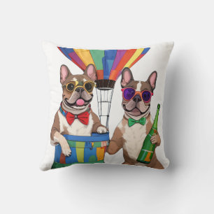 französische Bulldoggen im Heißluftballon Throw Pillow
