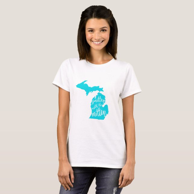 Frappé avec le T-shirt de mitaine (Devant entier)