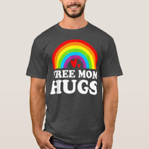 Free Mom Hugs LGBT Pride Rainbow Heart Vintage Lov T-Shirt