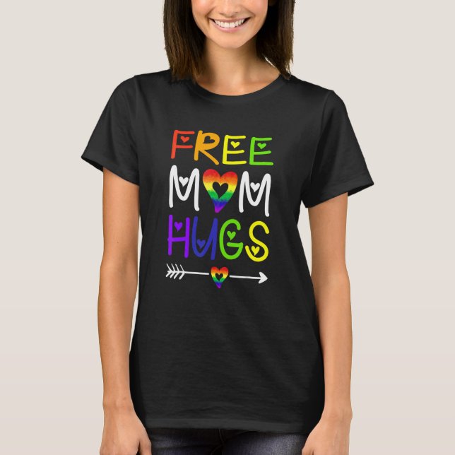 Free Mom Hugs  Rainbow Heart Lgbt Pride Month T-Shirt (Front)