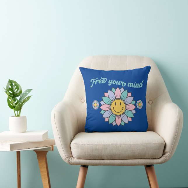 FREE YOUR MIND funny 70's typography design flower Throw Pillow (Chair)