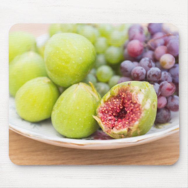 Fresh figs and grape mouse pad (Front)