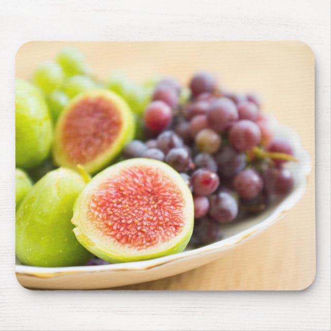 Fresh figs and grape mouse pad (Front)