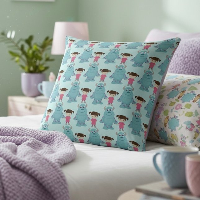 Friends Throw Pillow (Creator Uploaded)