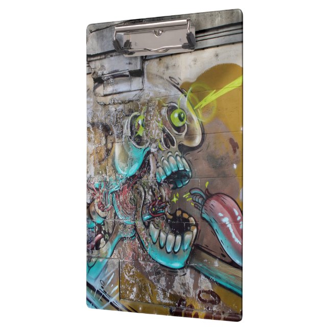 Frightened Skull Clipboard (Left)