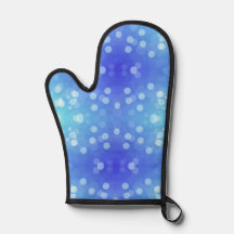 Front and back views of an oven mitt.