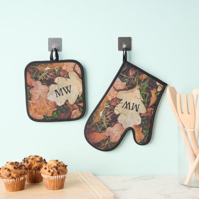 Frosted autumn oak leaves oven mitt & pot holder set (Insitu(Hanging))