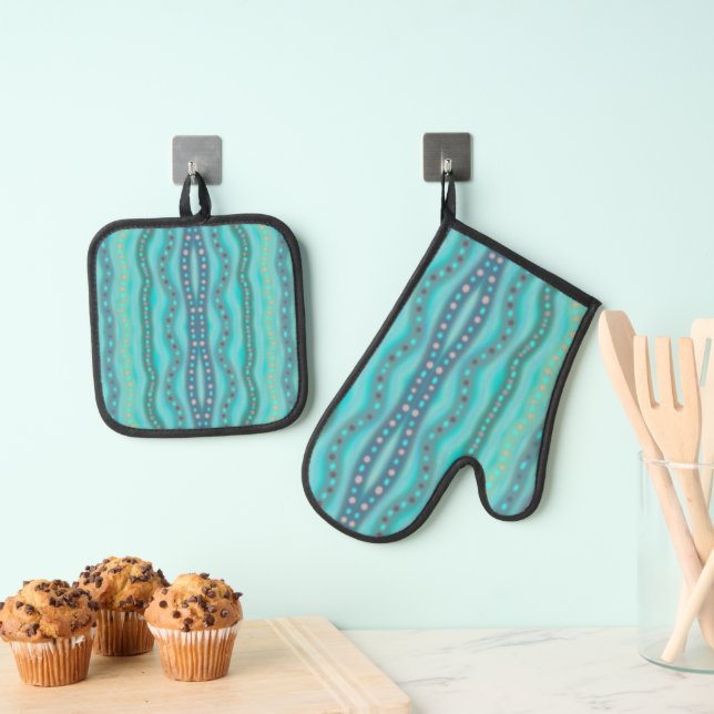 Frosted Dichroic Beach Glass Abstract Pattern Oven Mitt & Pot Holder Set (Insitu(Hanging))