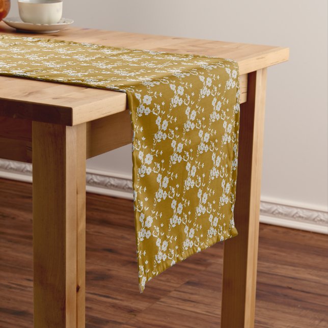 FS-Style 1-GOLD-WHITE 2-TABLE RUNNER 14x72in (In Situ)