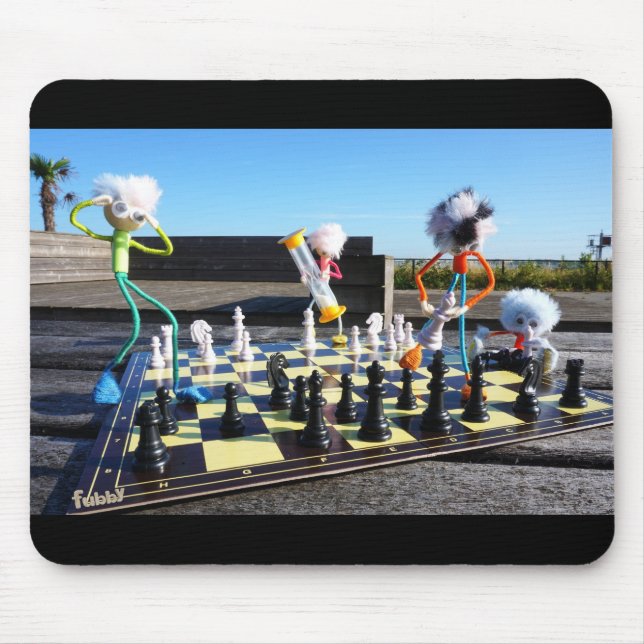 Fubby playing chess game. mouse pad (Front)