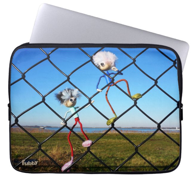 Fubby's climbing a fence. laptop sleeve (Front)