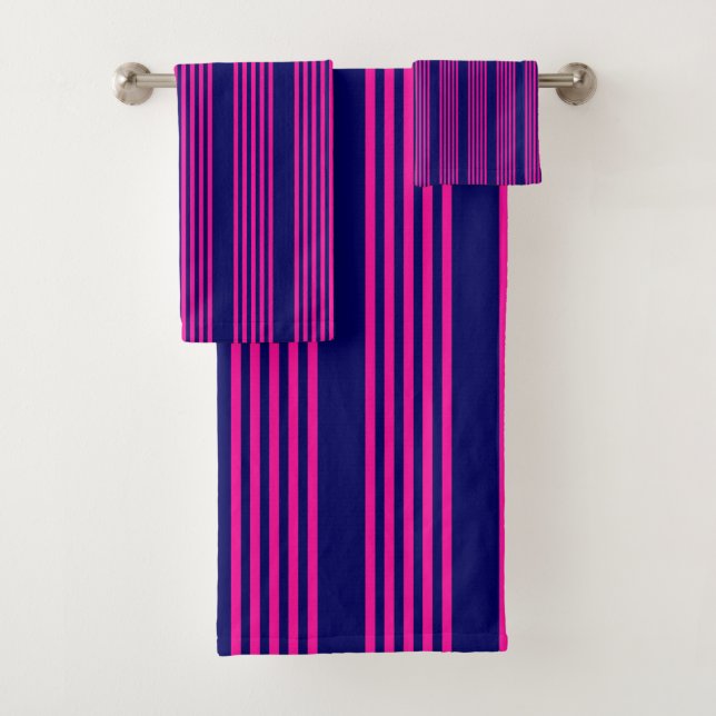 Fuchsia et bleu marine cinq bandes motif (En situation)