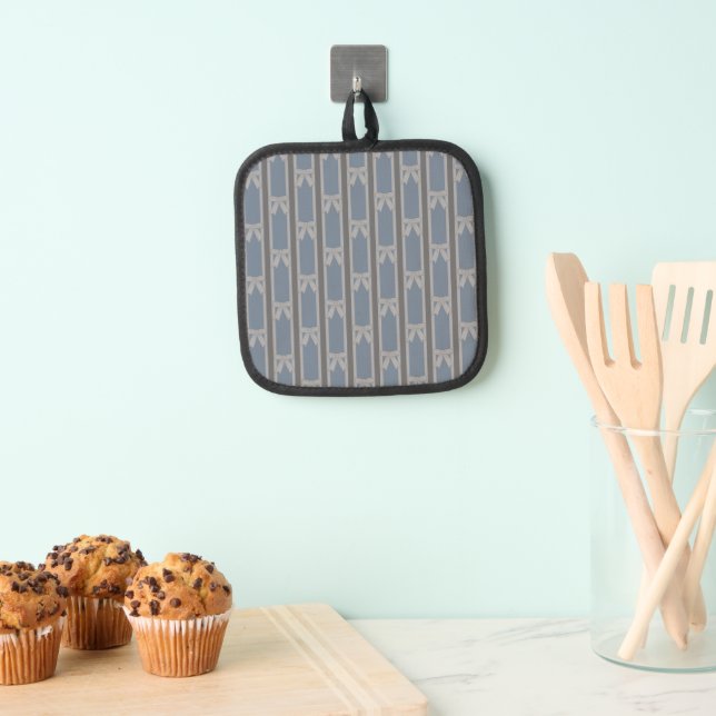 Fun and Fancy Striped Bow Pot Holder (Insitu(Hanging))
