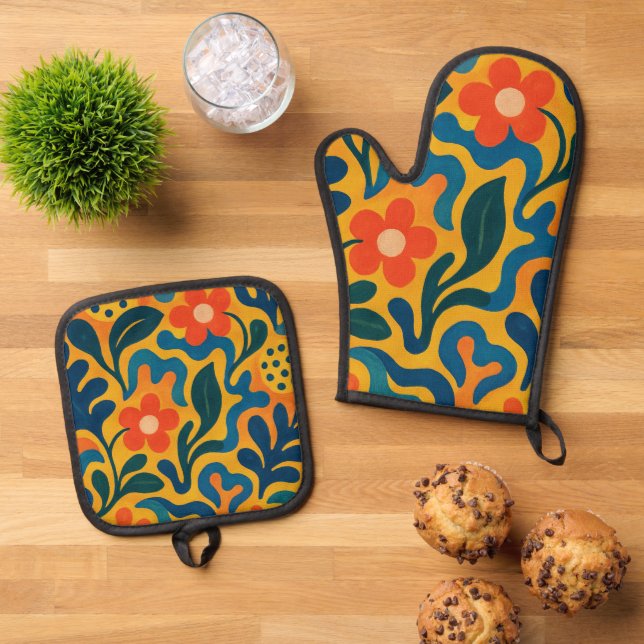 Fun Retro Garden Collage Pattern Motif Oven Mitt & Pot Holder Set (Top Down)