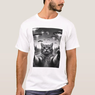 Funny Alien UFO Cat Kitten Selfie with UFOs T-Shirt
