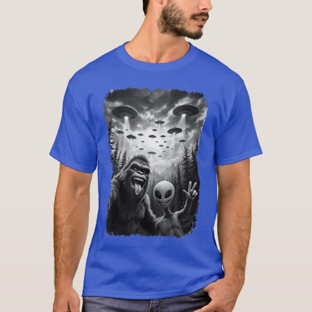 Funny and Alien Sasquatch Bruh Sie funny T-Shirt (Front)