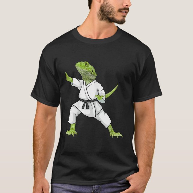 Funny Bearded Dragons Doing Karate Love Bearded T-Shirt (Front)