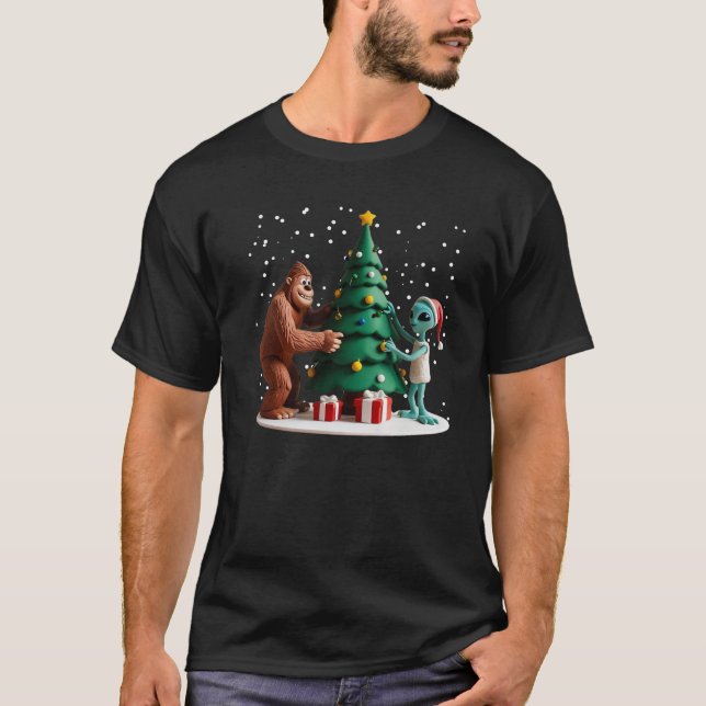 Funny Bigfoot Alien Decorating Christmas Lights Ho T-Shirt (Front)