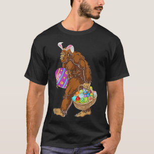 Funny Bigfoot Hunting Easter Eggs  T-Shirt