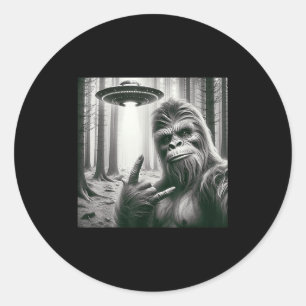Funny Bigfoot Sasquatch Alien Ufo Selfie Graphic M Classic Round Sticker