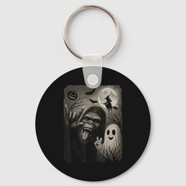 Funny Bigfoot Selfie With Boo Halloween Costume Me Keychain (Front)