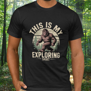 Funny BigFoot Squatch Exploring Hiking Vintage Men T-Shirt