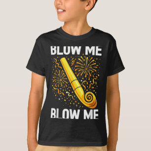 Funny Blow Me Kiss Me Happy New Year Couple Matchi T-Shirt