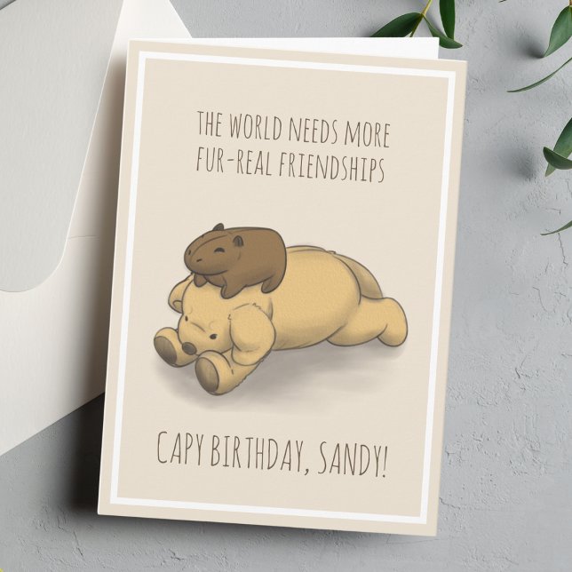 Funny Capybara et Chien Pun rose carte d'anniversa (Celebrate the birthday of your favorite person with a capybara and a puppy on this sweet card.)