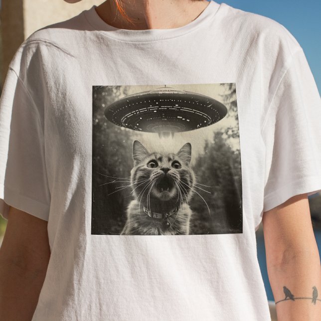  Funny Cat Selfie with UFO T-Shirt (Creator Uploaded)
