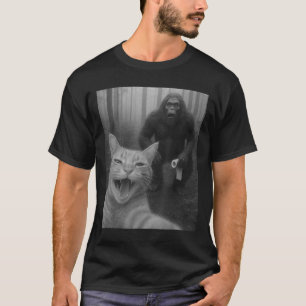 Funny Cat Surprised Happy Selfie With Bigfoot Sasq T-Shirt