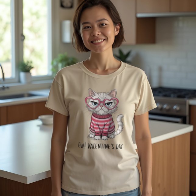 Funny Cat Valentine  T-Shirt (Creator Uploaded)