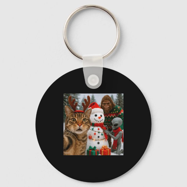 Funny Christmas Cat Selfie With Bigfoot Alien &amp Keychain (Front)