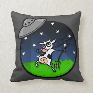 FUNNY COW ALIEN ABDUCTION SQUARE THROW PILLOW