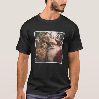 Funny Cute Bigfoot Santa Claus Selfie Christmas Pa T-Shirt