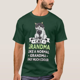 Funny Cute Cat Womens Best Cat Grandma Ever  T-Shirt