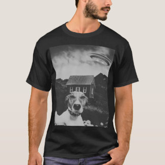 Funny Dog Selfie with Alien UFO –Dog Lover T-shirt