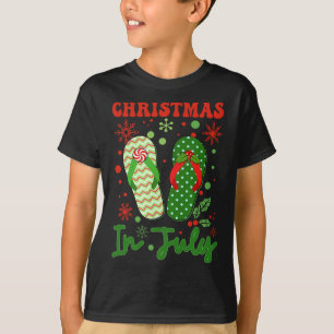 Funny Flip Flops Christmas In July Xmas Beach Vaca T-Shirt